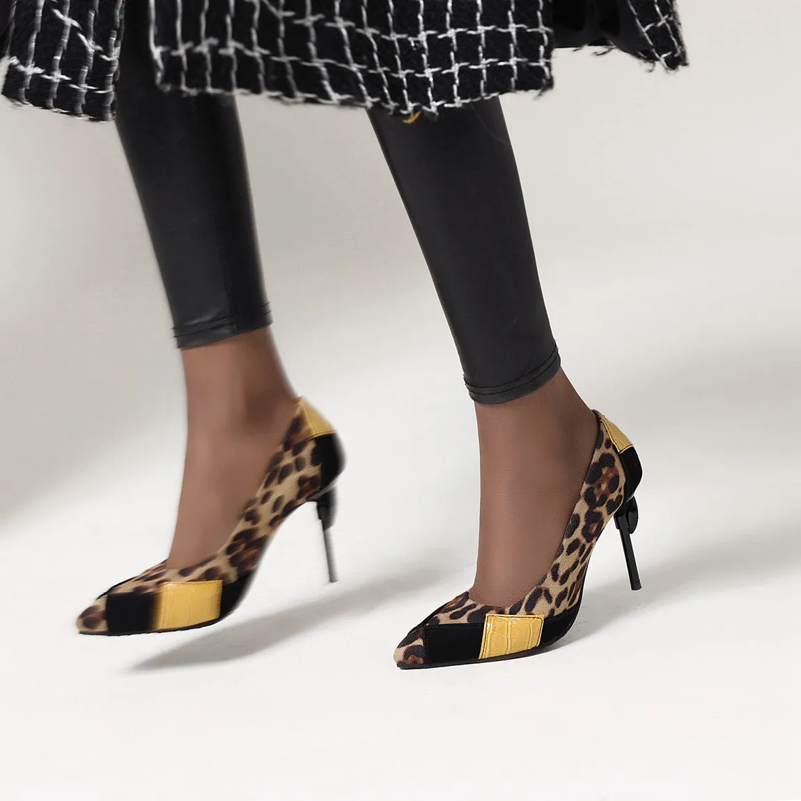 Bigsizeheels Stylish Leopard Slip-On Stiletto Heel Pointed Toe Sexy Thin Shoes - Black Leopard