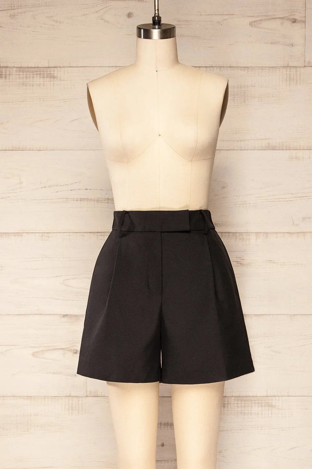 Kunga Black | High-Waisted Shorts w/ Pockets