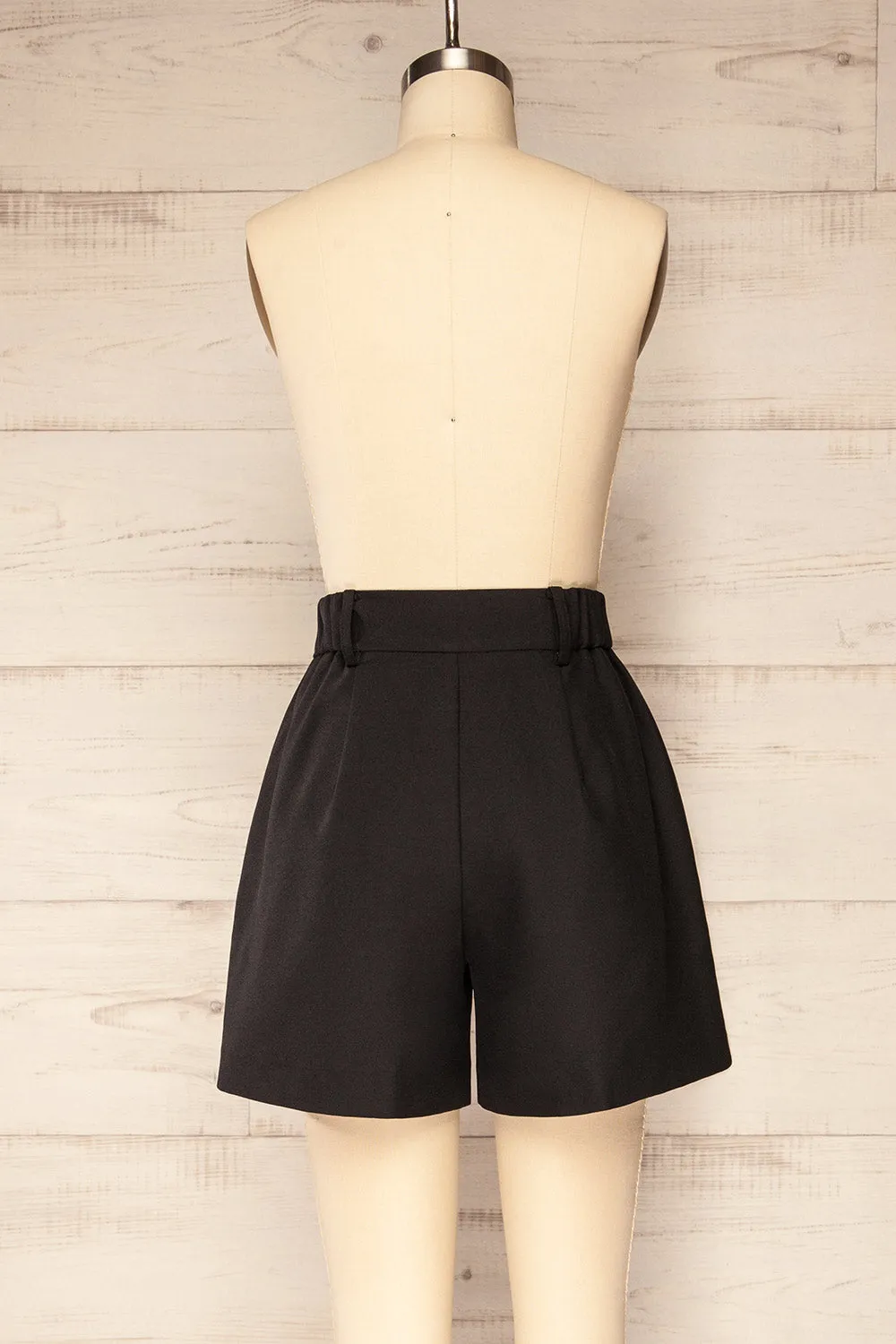 Kunga Black | High-Waisted Shorts w/ Pockets