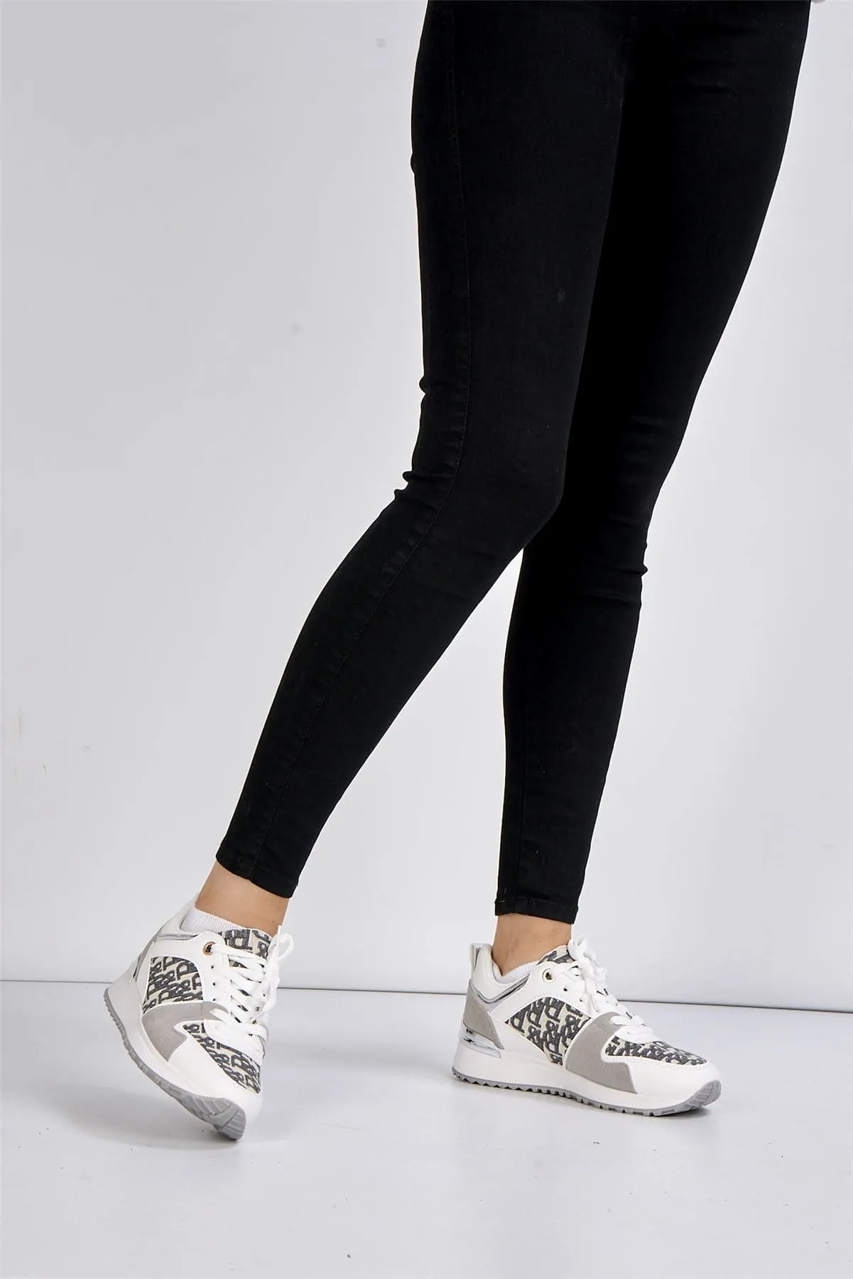 Mi Amor D-Logo Lace Up Trainer in Grey