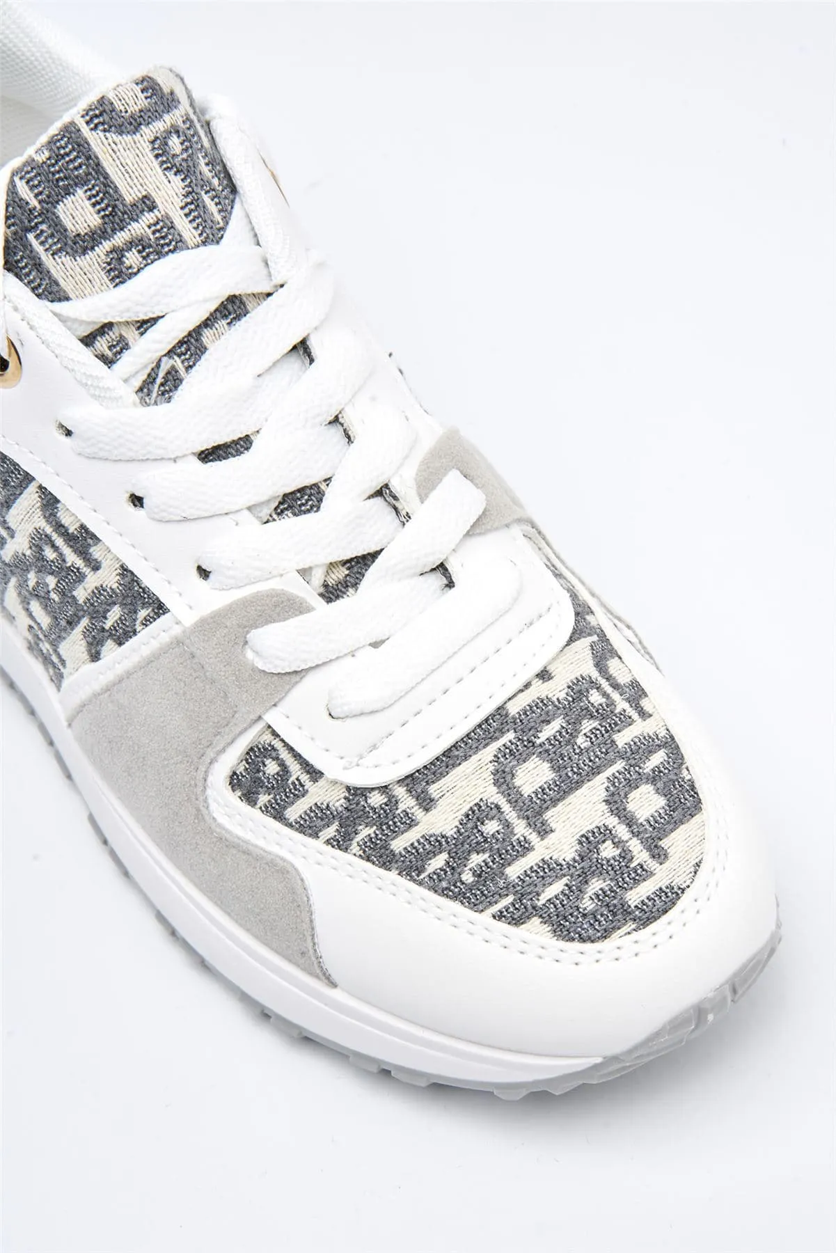 Mi Amor D-Logo Lace Up Trainer in Grey
