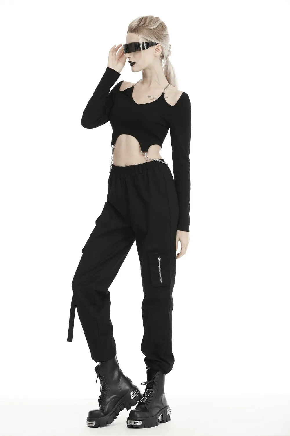 Urban-Style Black Cargo Pants with Spacious Pockets