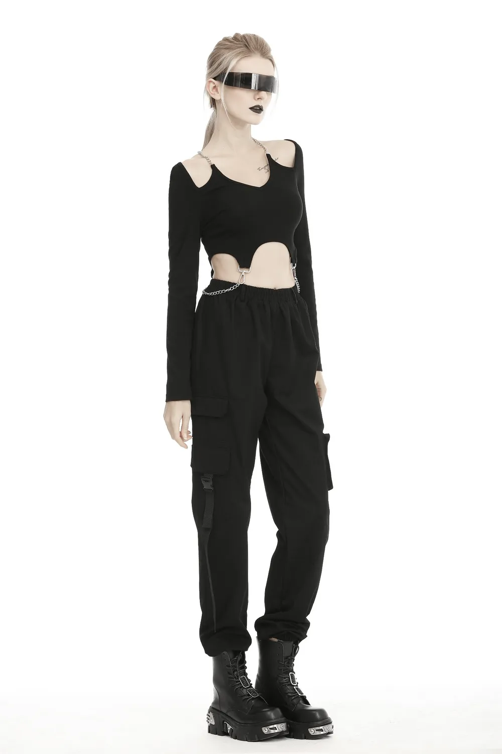 Urban-Style Black Cargo Pants with Spacious Pockets