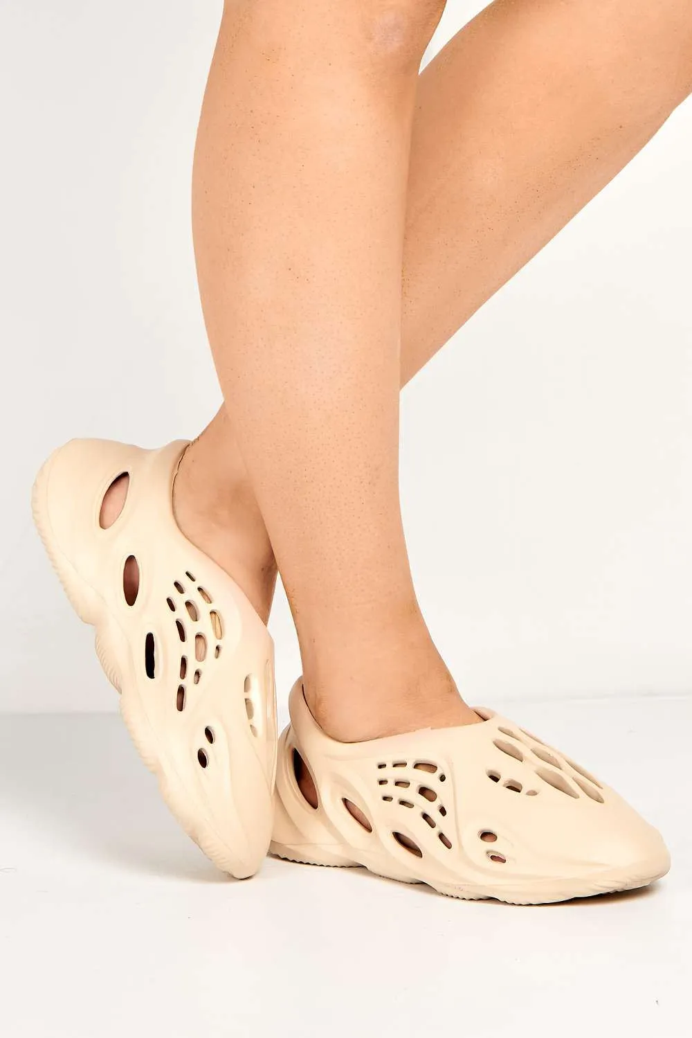 Xavi Foam Slip On Trainer in Bone